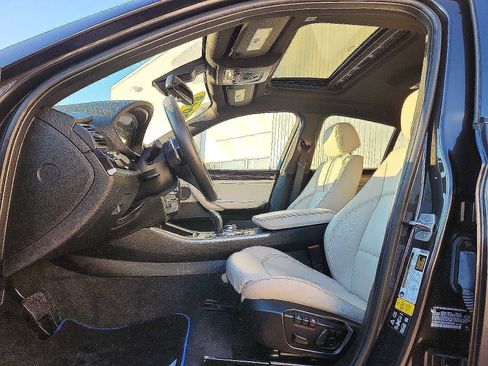 Used 2018 BMW X4 M40i image 13