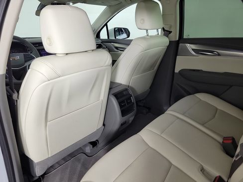 Used 2022 Cadillac XT5 Premium Luxury FWD image 12