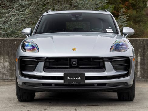 Certified 2026 Porsche Macan AWD/4WD image 8