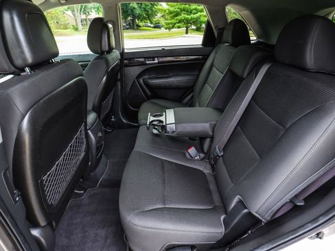 Used 2015 Kia Sorento LX FWD image 32