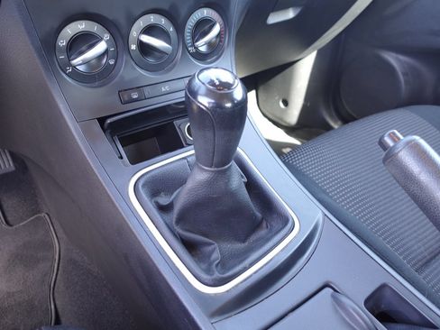 Used 2013 MAZDA MAZDA3 i SV FWD image 23