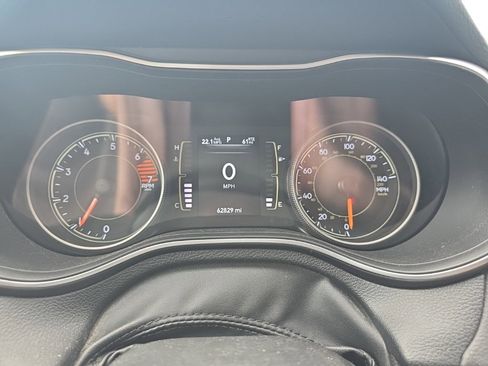 Used 2019 Jeep Cherokee Latitude w/ Popular Appearance Group FWD image 19