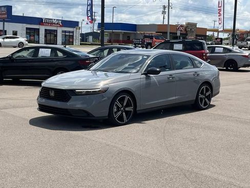 Used 2024 Honda Accord Sport image 8