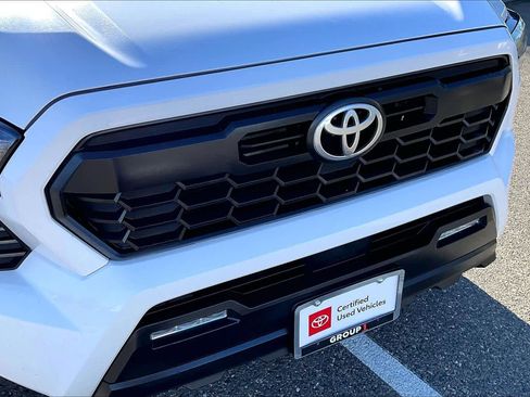 Certified 2024 Toyota Tacoma TRD Off-Road image 29