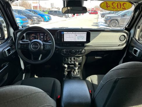 Used 2024 Jeep Wrangler Sport S image 35