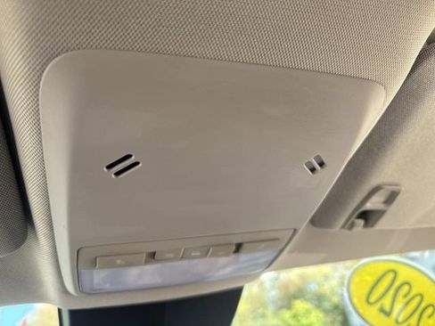 Used 2020 Buick Encore Preferred image 28