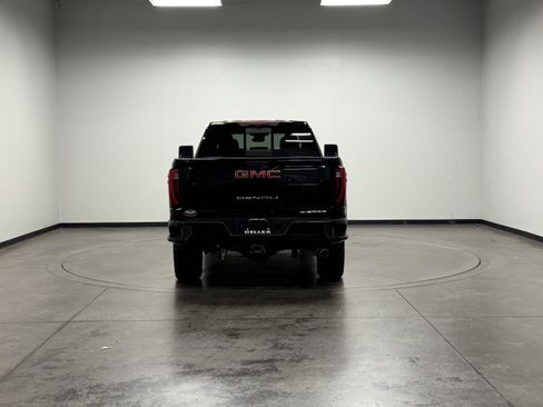 Used 2024 GMC Sierra 3500 Denali w/ Technology Package image 7