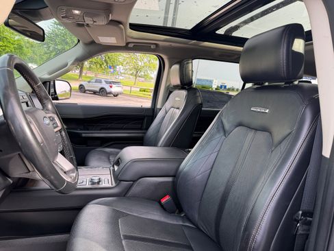 Used 2019 Ford Expedition Platinum AWD/4WD image 3
