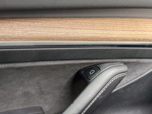 Used 2023 Tesla Model 3 Standard Range RWD image 23