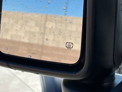 Used 2023 Jeep Wrangler Unlimited w/ Sun & Screen Package image 9