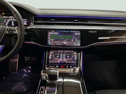 Used 2022 Audi S8 w/ S8 Comfort Plus Package AWD/4WD image 23