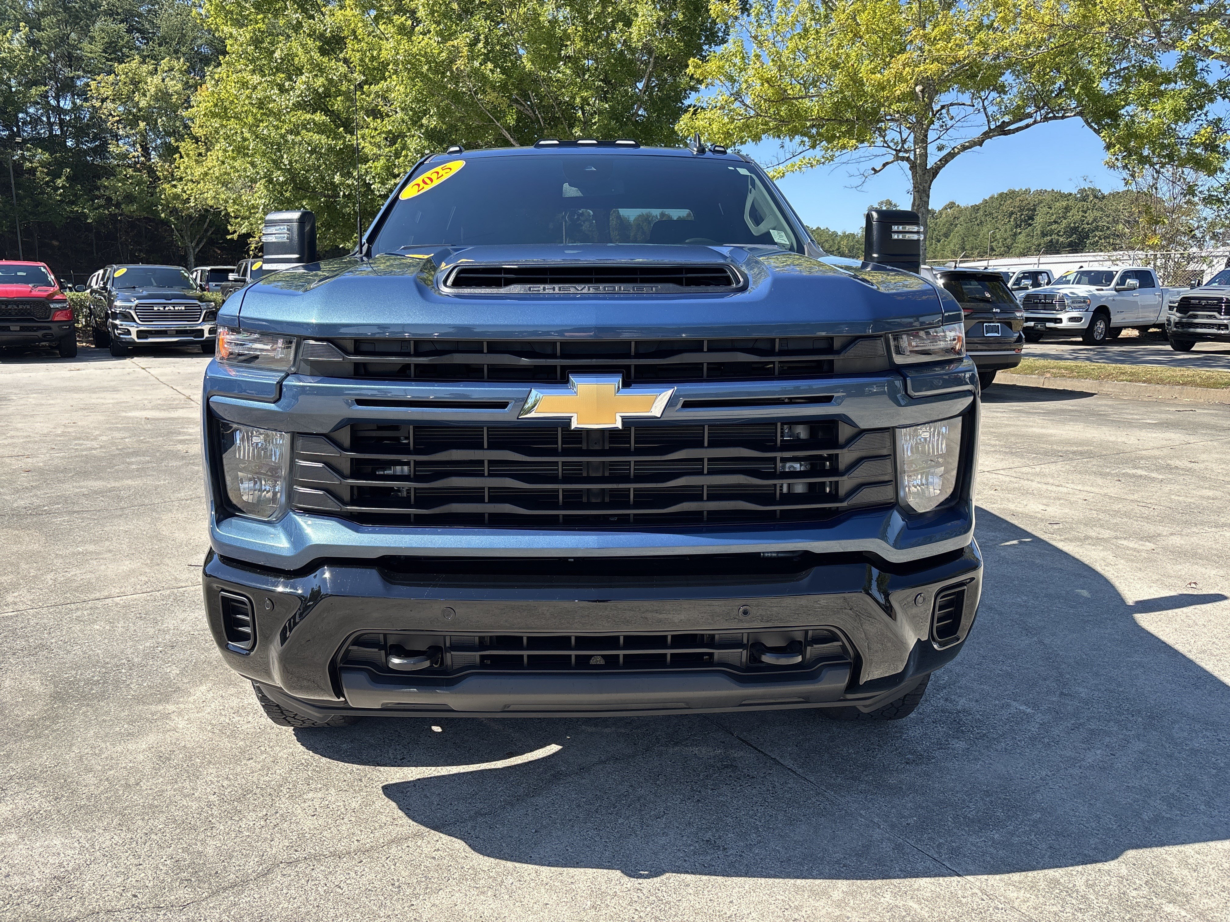 Used 2025 Chevrolet Silverado 2500 Custom w/ Custom Value Package AWD/4WD image 2