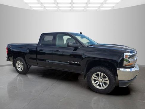 Used 2018 Chevrolet Silverado 1500 LT AWD/4WD image 3