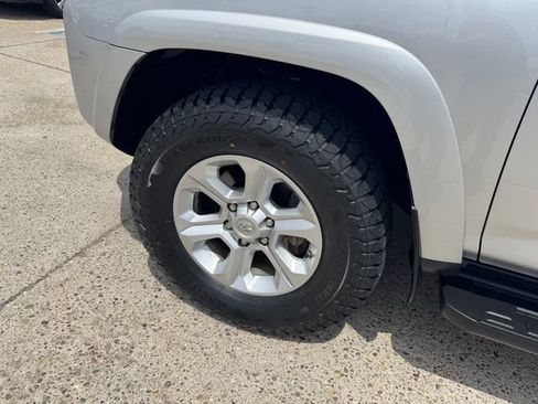 Used 2019 Toyota 4Runner SR5 Premium AWD/4WD image 26