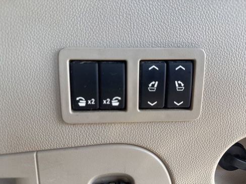 Used 2020 GMC Yukon Denali image 9