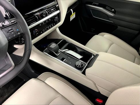 New 2026 Nissan Pathfinder SL AWD/4WD image 12