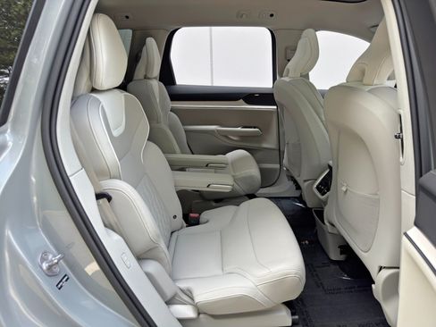 Used 2025 Volvo EX90 Ultra AWD/4WD image 41