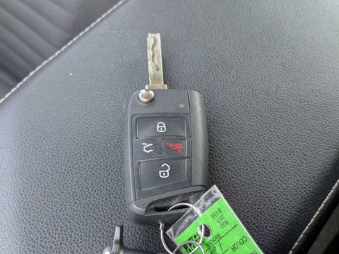 Certified 2022 Volkswagen Jetta S FWD image 40