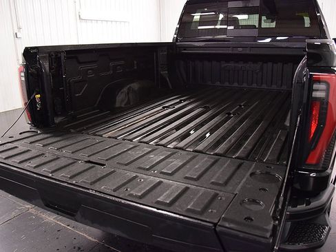 Used 2024 GMC Sierra 2500 AT4 w/ AT4 Premium Plus Package image 8