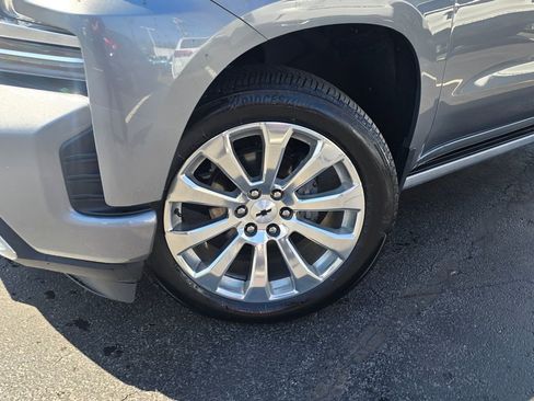 Used 2022 Chevrolet Silverado 1500 High Country w/ Safety Package II image 2