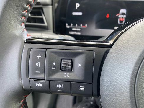 Used 2025 Nissan Kicks SR image 20