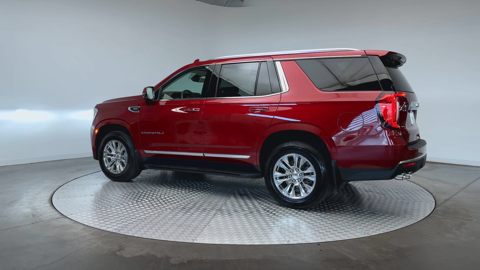 Used 2021 GMC Yukon Denali AWD/4WD image 6