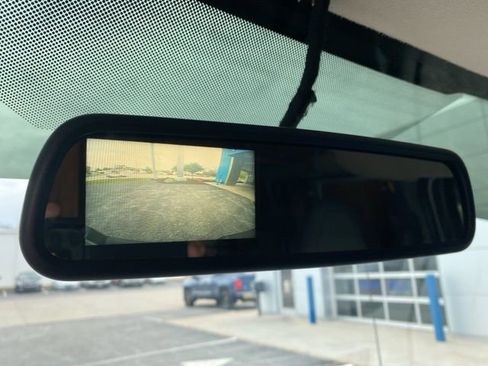 Used 2018 Chevrolet Express 2500 RWD image 21