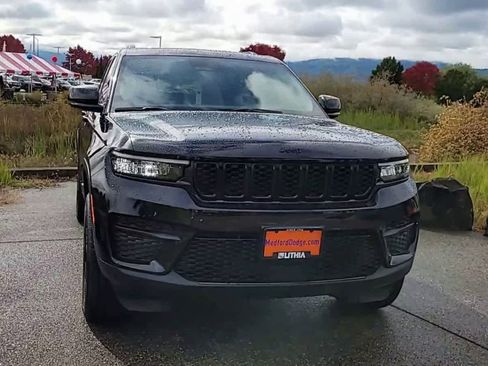 New 2025 Jeep Grand Cherokee Altitude w/ Trailer Tow Package image 2