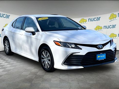 Used 2022 Toyota Camry LE image 1
