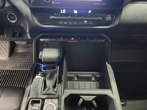 Used 2024 Toyota Tundra SR5 w/ SR5 Convenience Package AWD/4WD image 25