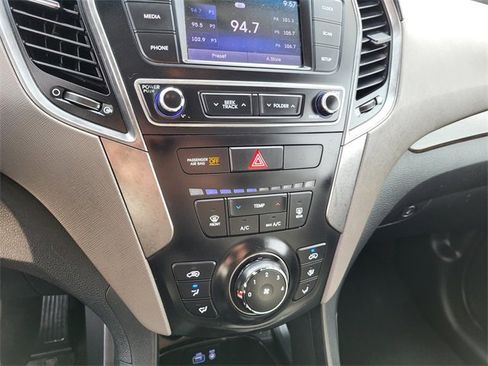 Used 2018 Hyundai Santa Fe Sport image 7