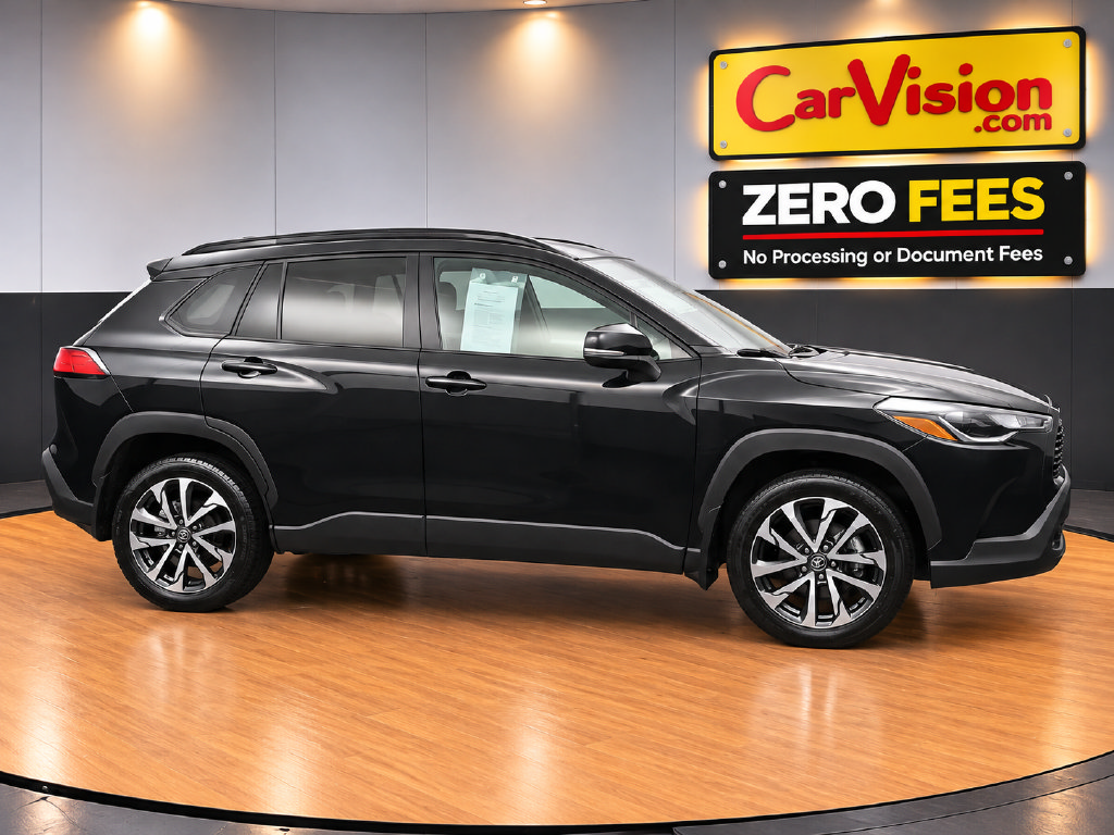 Used 2025 Toyota Corolla Cross LE AWD/4WD image 4