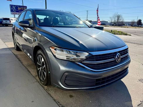 Used 2024 Volkswagen Jetta S image 3