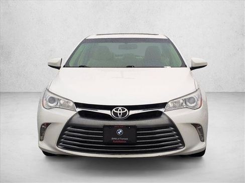 Used 2017 Toyota Camry XLE w/ Moonroof Package image 2