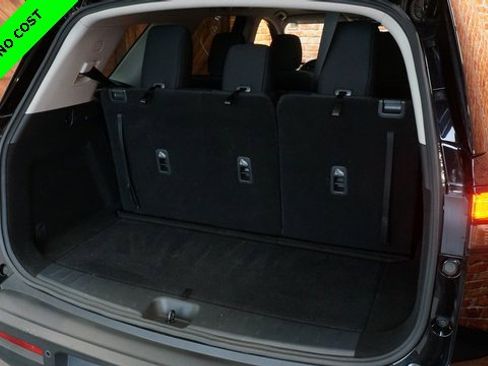 Used 2025 Nissan Pathfinder SV w/ SV Premium Package image 43