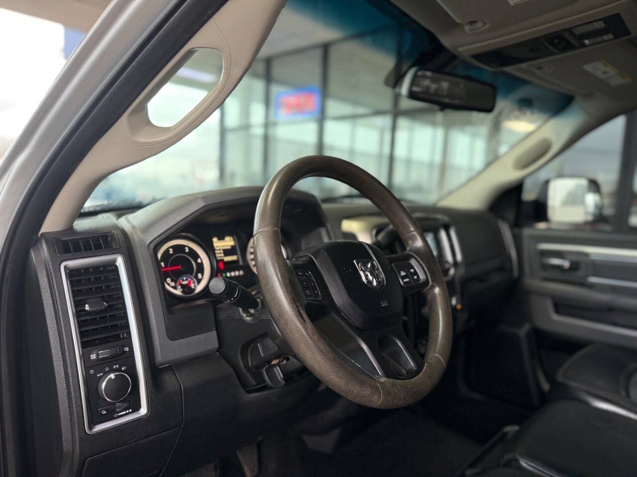 Used 2014 RAM 3500 SLT w/ Cold Weather Group AWD/4WD image 7