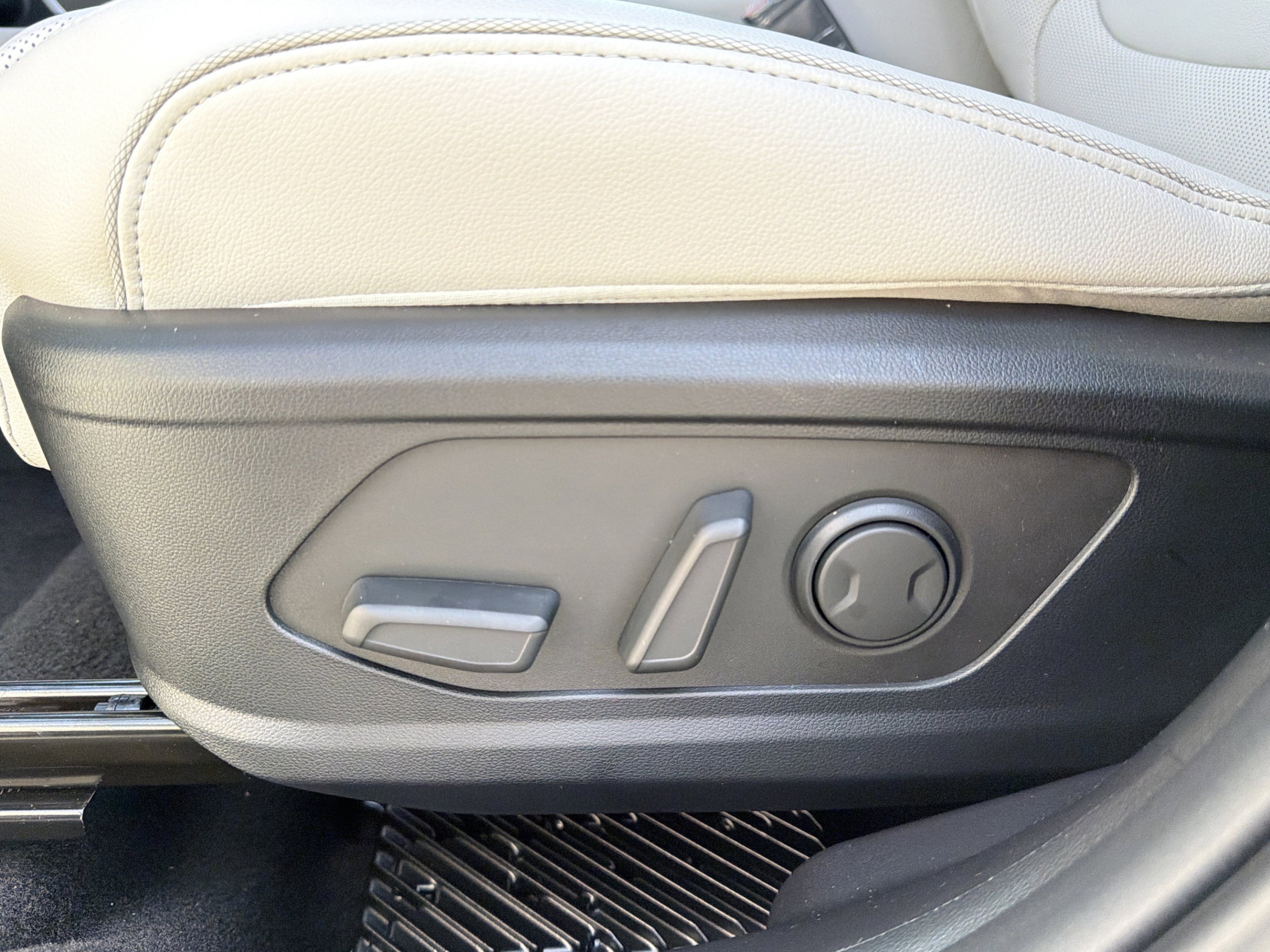 New 2026 Hyundai Tucson Limited FWD image 11