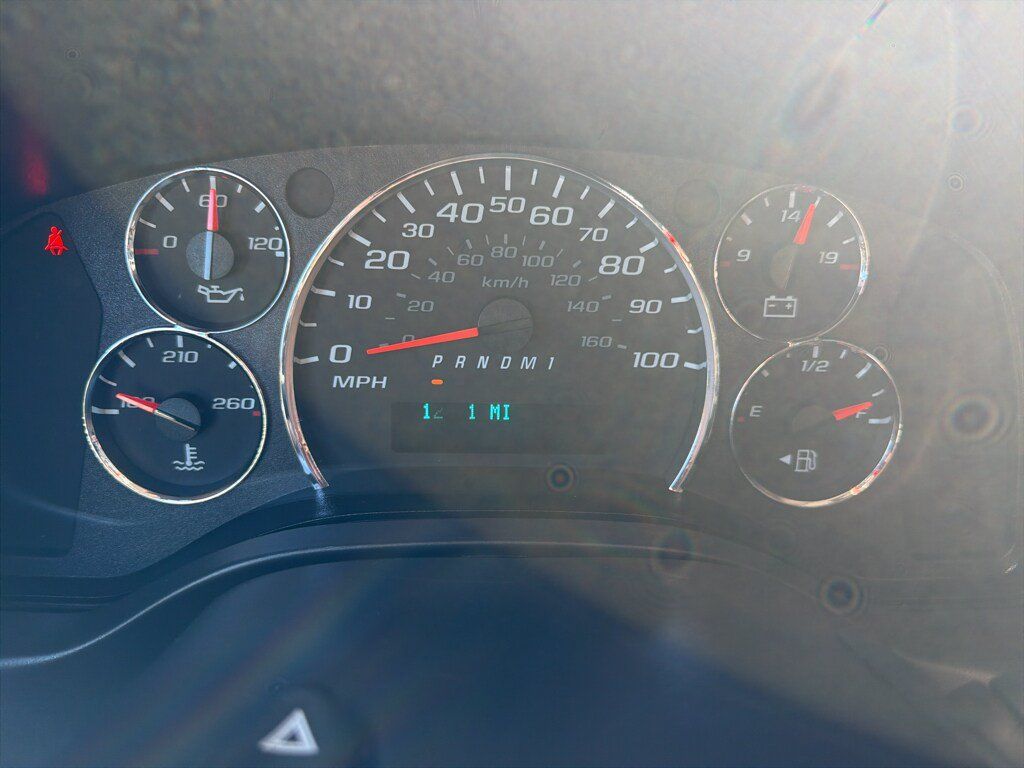 Used 2025 Chevrolet Express 2500 w/ Driver Convenience Package RWD image 13