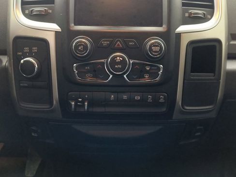 Used 2018 RAM 3500 SLT w/ Luxury Group image 15