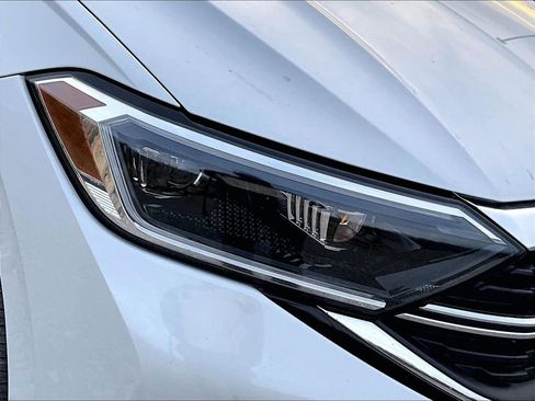 Used 2022 Volkswagen Jetta SEL image 27