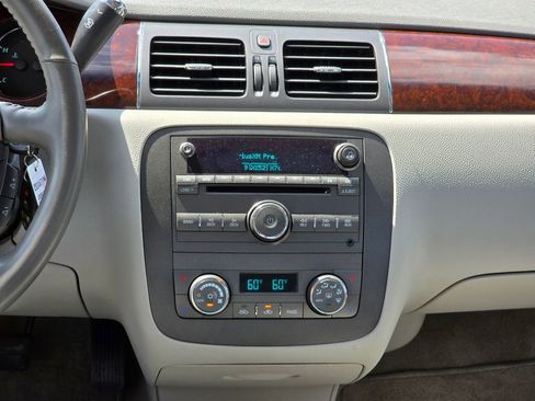 Used 2010 Buick Lucerne CXL FWD image 15