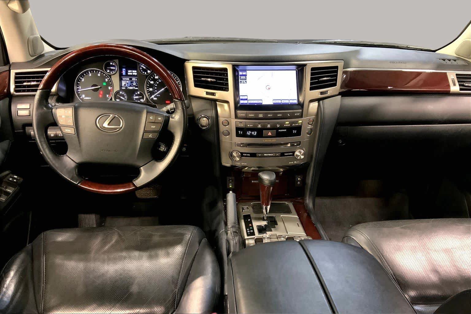 Used 2013 Lexus LX 570 4WD image 16