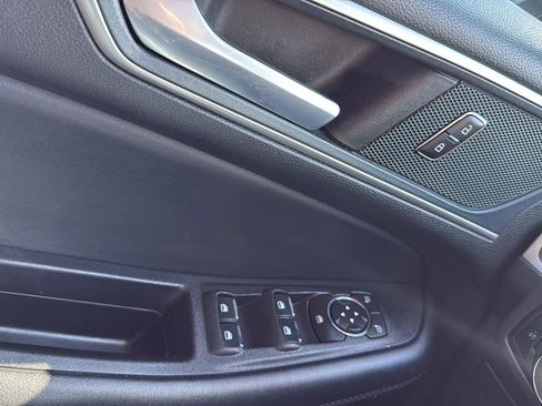 Used 2024 Ford Edge SEL image 21