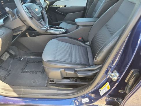 Used 2024 Chevrolet Trax LT FWD image 18