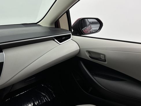 Used 2022 Toyota Corolla LE image 27