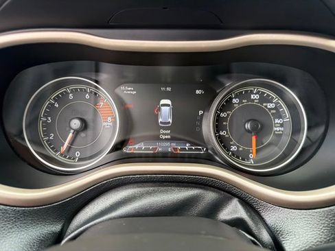 Used 2016 Jeep Cherokee Limited AWD/4WD image 11