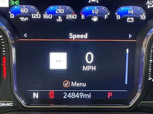 Used 2021 GMC Yukon Denali w/ Denali Premium Package image 6