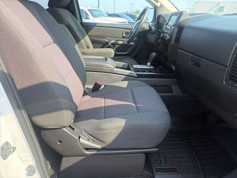 Used 2015 Nissan Titan SV w/ SV Value Truck Package AWD/4WD image 23