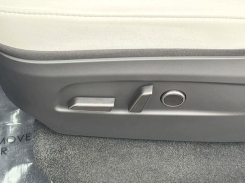 Used 2026 Tesla Model Y 2WD image 26