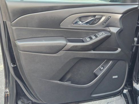 Certified 2022 Chevrolet Traverse Premier w/ Redline Edition image 21